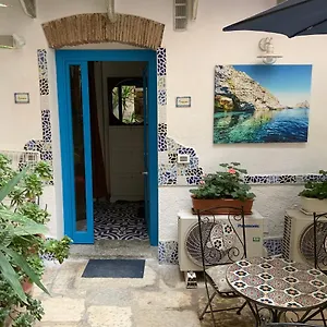 Cortile Azzurro Gasthof Trapani