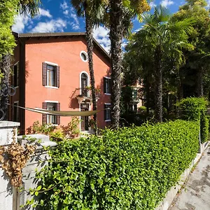 https://villa-casanova-venice-lido.hotelinveneto.com